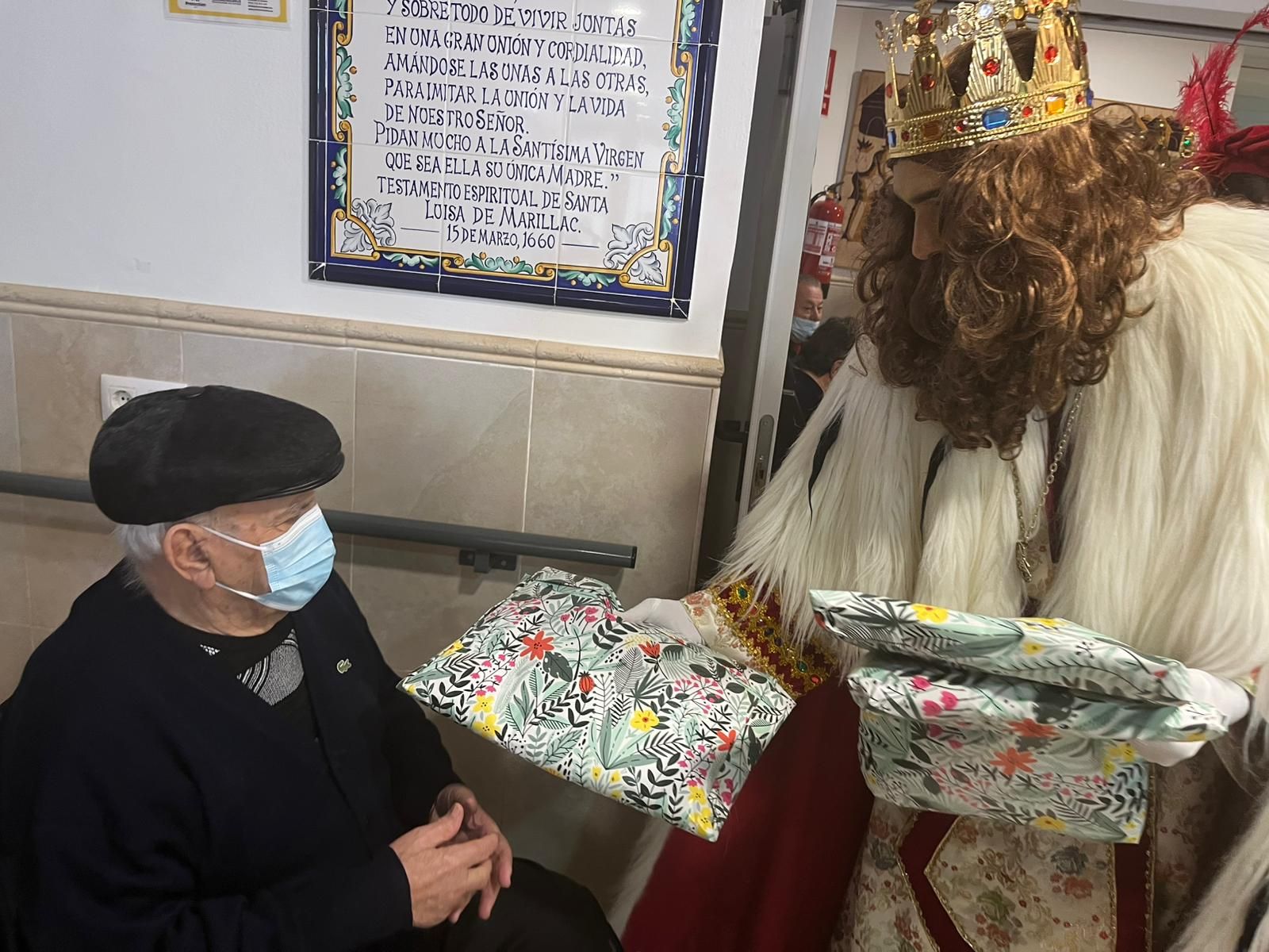 La mágica cabalgata de los Reyes Magos en Cuevas del Almanzora, en imágenes