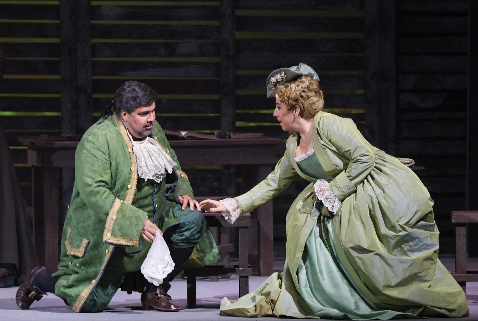 La versión de 'Manon Lescaut' que cierra la temporada lírica del Teatro Cervantes, en fotos