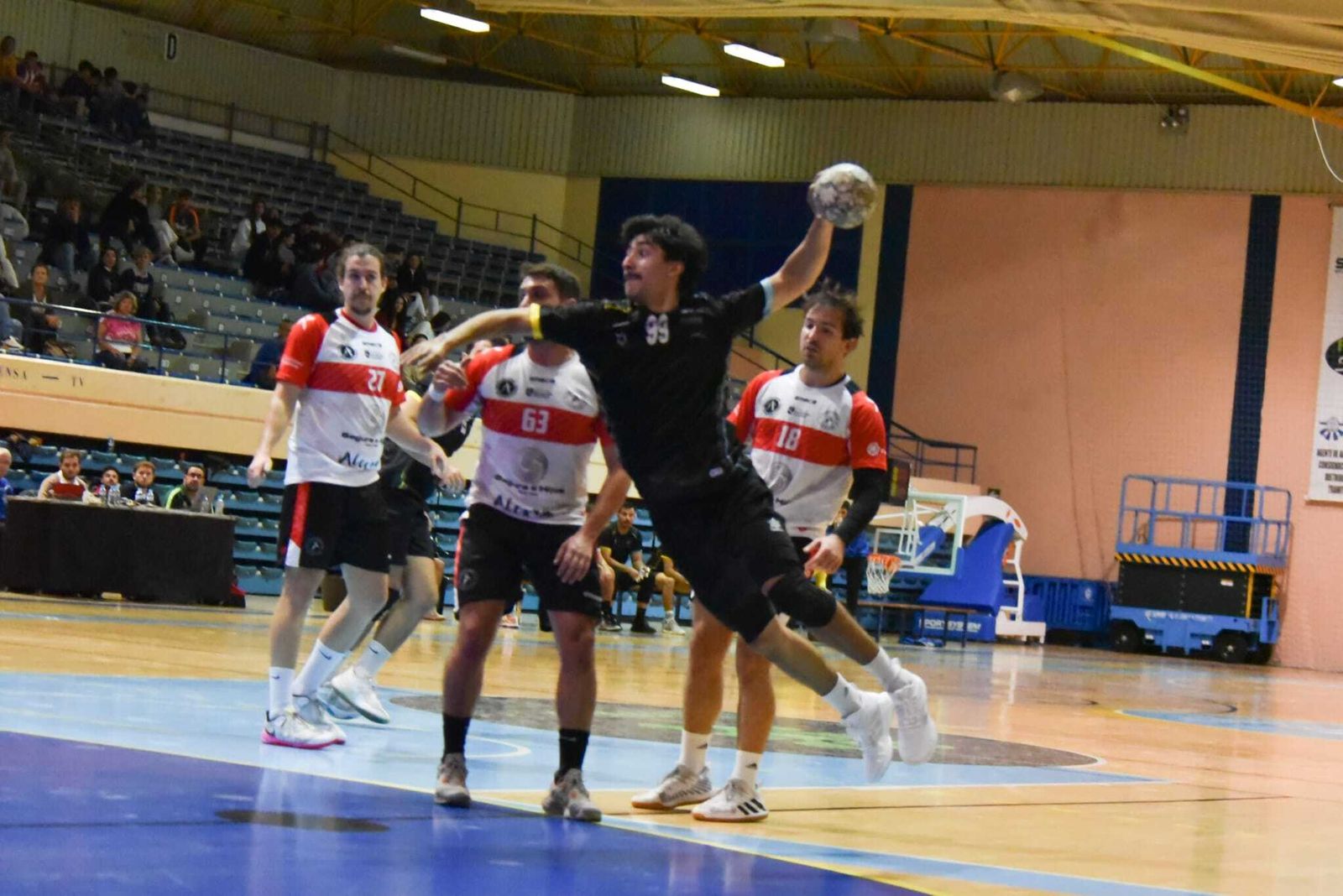 Ronaldo Carrasco, en un lanzamiento a puerta