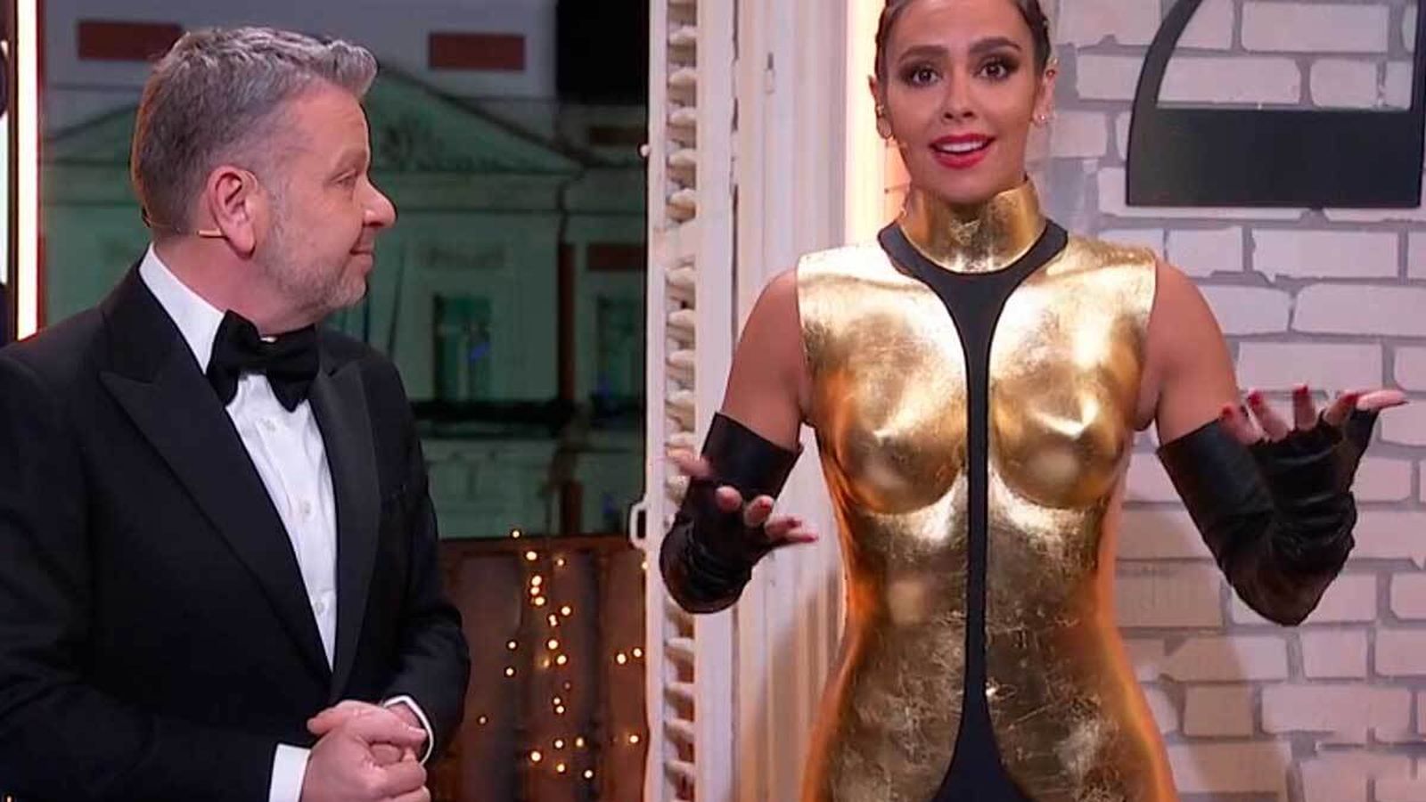 Cristina Pedroche, con Chicote, en las Campanadas del año pasado.