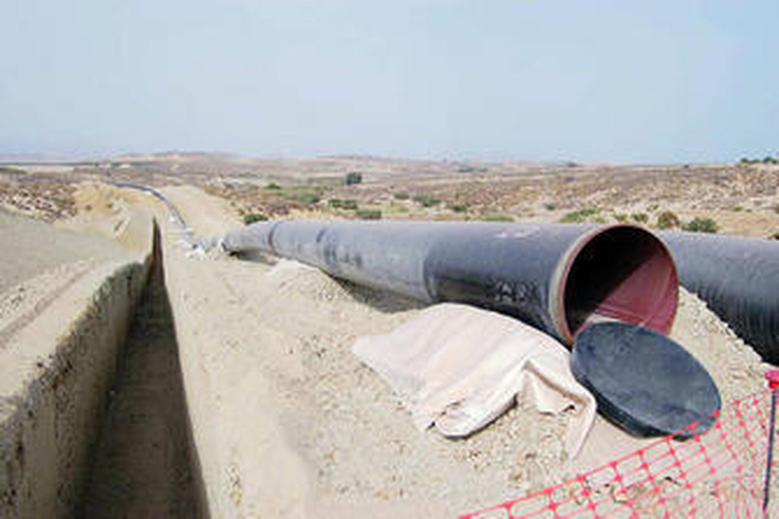 Obras del gasoducto a su paso por El Alquián.