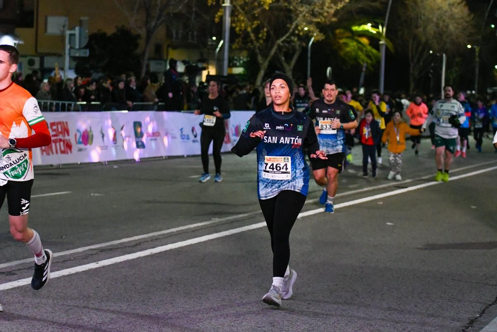 En imágenes: búscate en tu llegada a meta de la Carrera de San Antón 2025 (12)