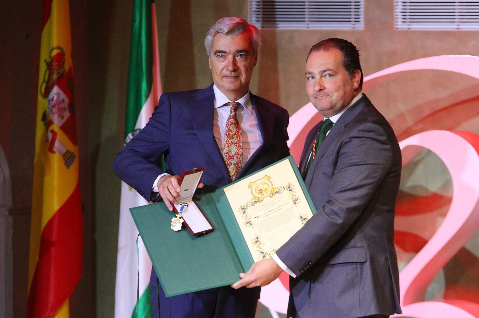 Imágenes de la entrega de las Medallas de la Provincia.