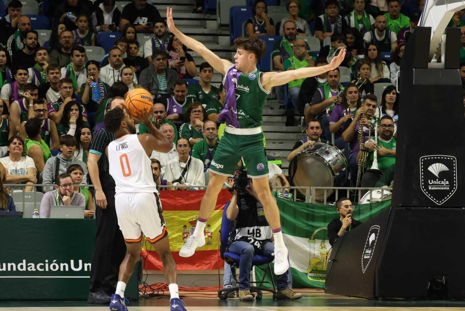El Unicaja-Le Mans, en fotos