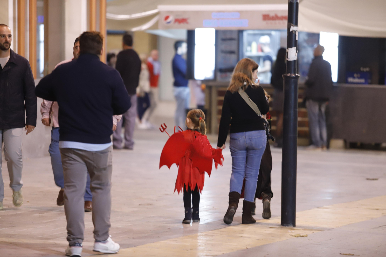Ambiente de Halloween en las calles de Huelva