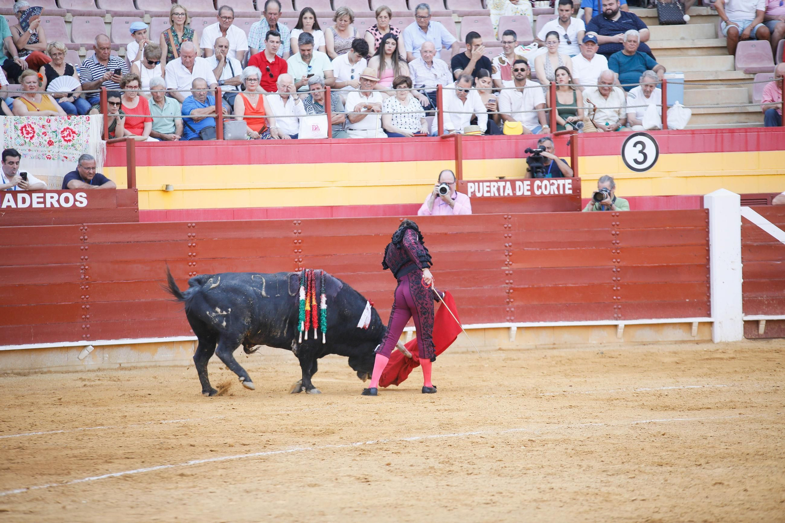 Imágenes de la corrida de toros en Roquetas de Mar