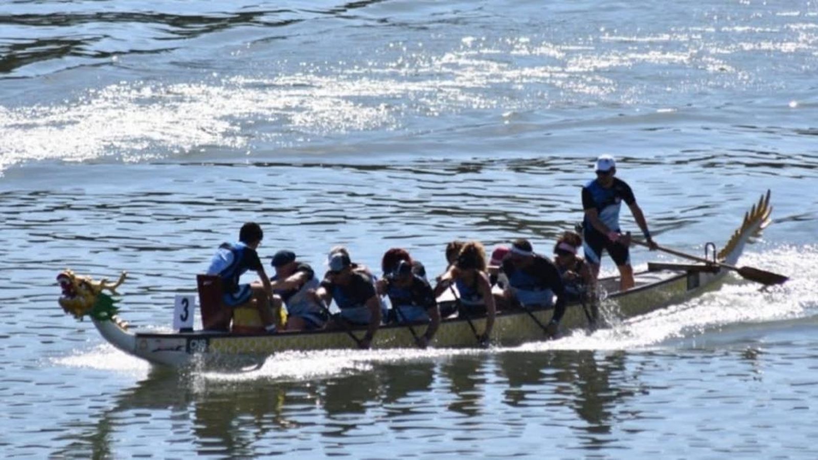 La embarcación chiclanera, en plena competición.
