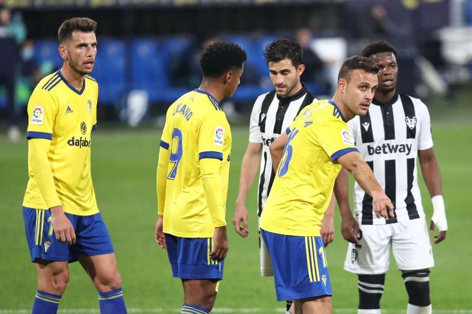 Las imágenes del Cádiz-Levante
