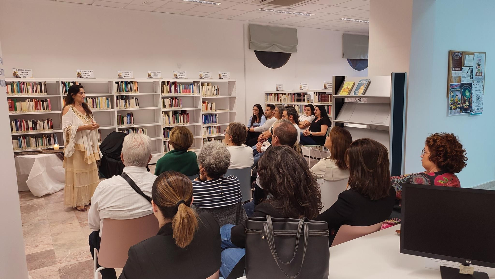 La biblioteca albojense realiza habitualmente actividades para niños, niñas y adultos.