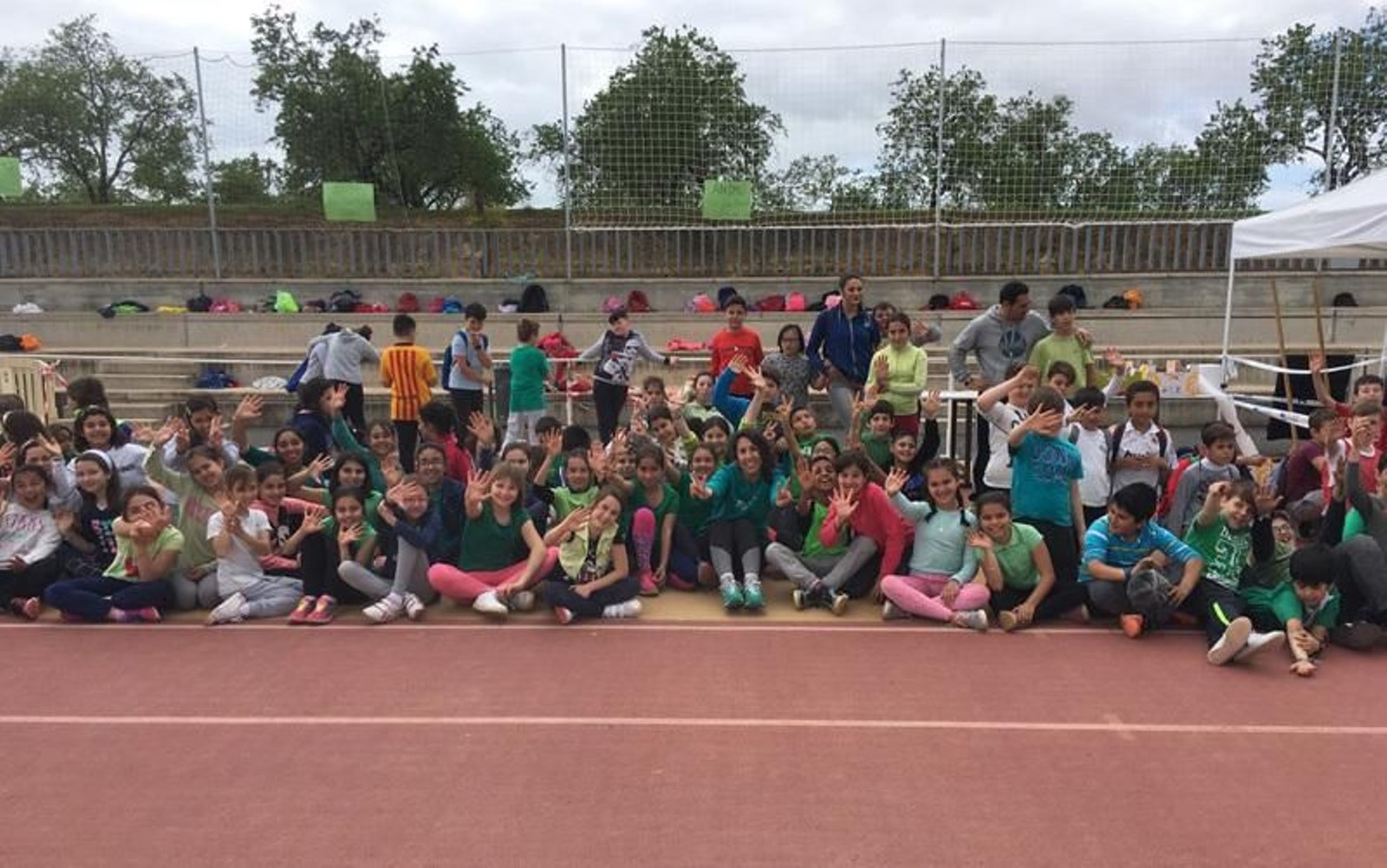 Ejercicio y diversión. Los alumnos cartayeros disfrutaron de unas jornadas repleta de actividad física, diversión y una alimentación saludable. Esta actividad ya es tradicional en el calendario escolar de Cartaya y la participación es altísima. Las Olimpiadas son todo un acontecimiento y este año se ha celebrado su vigésimo tercera edición.