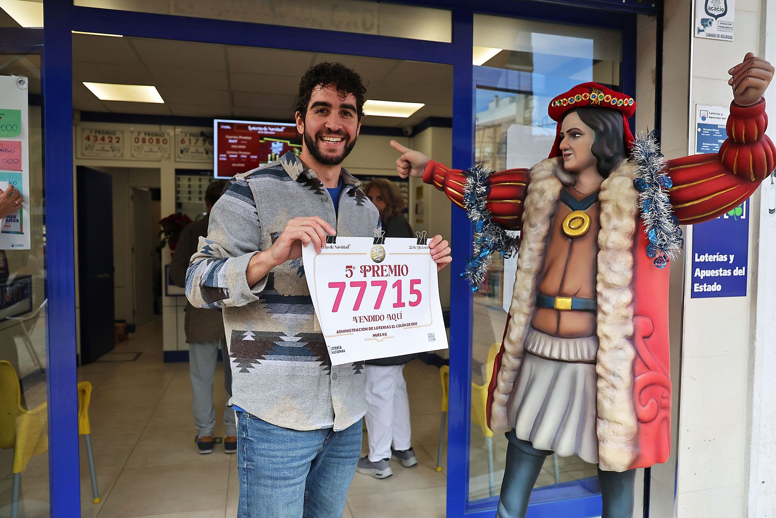 La Loteria de Navidad reparte premios en Huelva (19)