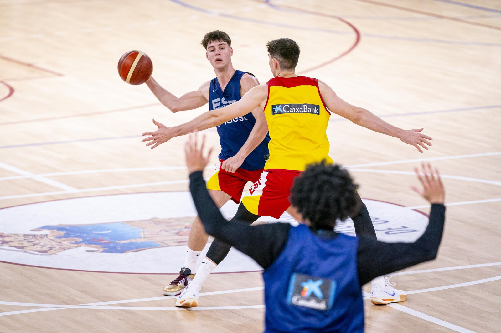 Mario Saint-Supéry, con De Larrea.