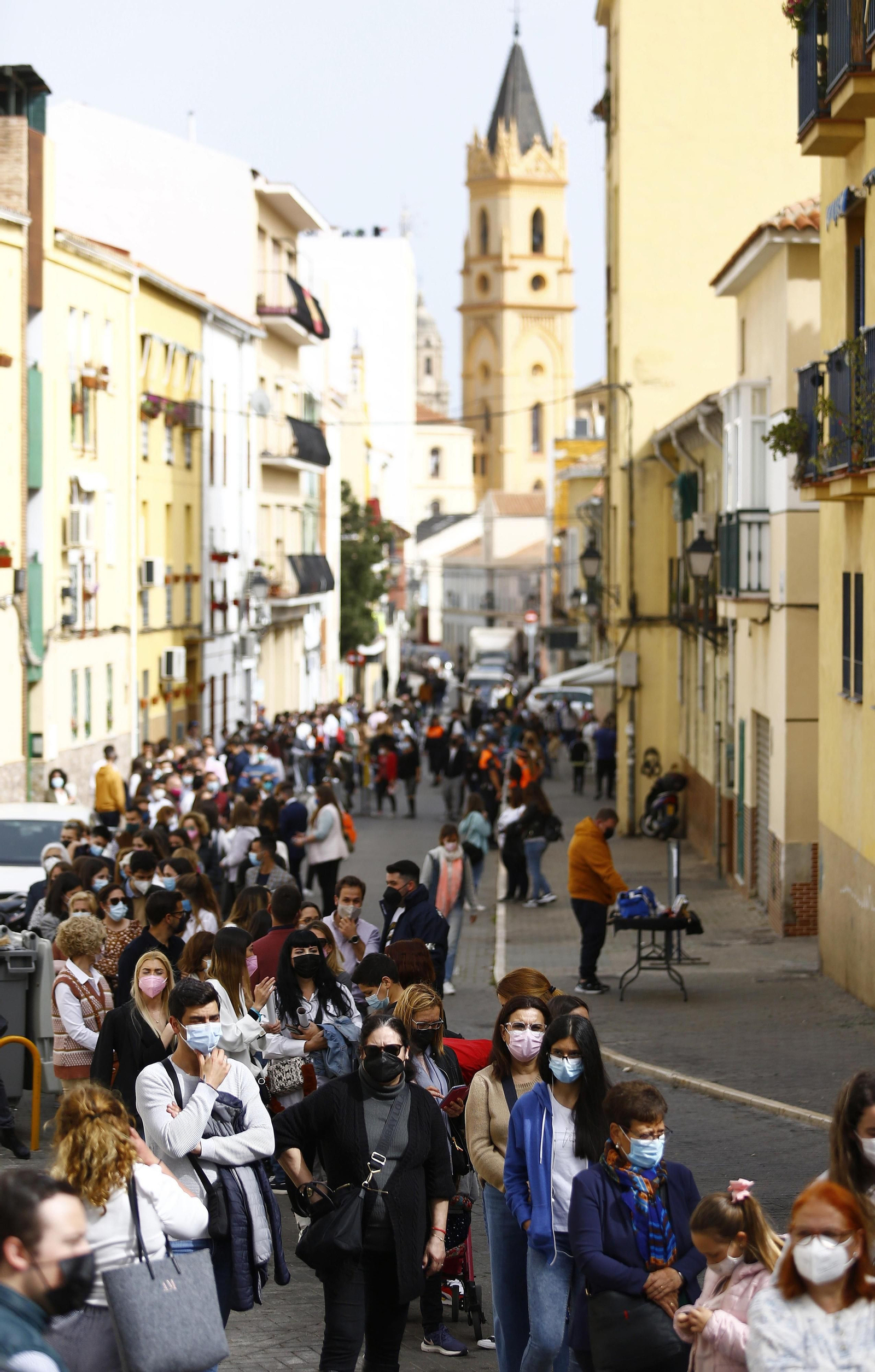 Las fotos del Lunes Santo en Málaga: la devoción en el barrio de La Trinidad