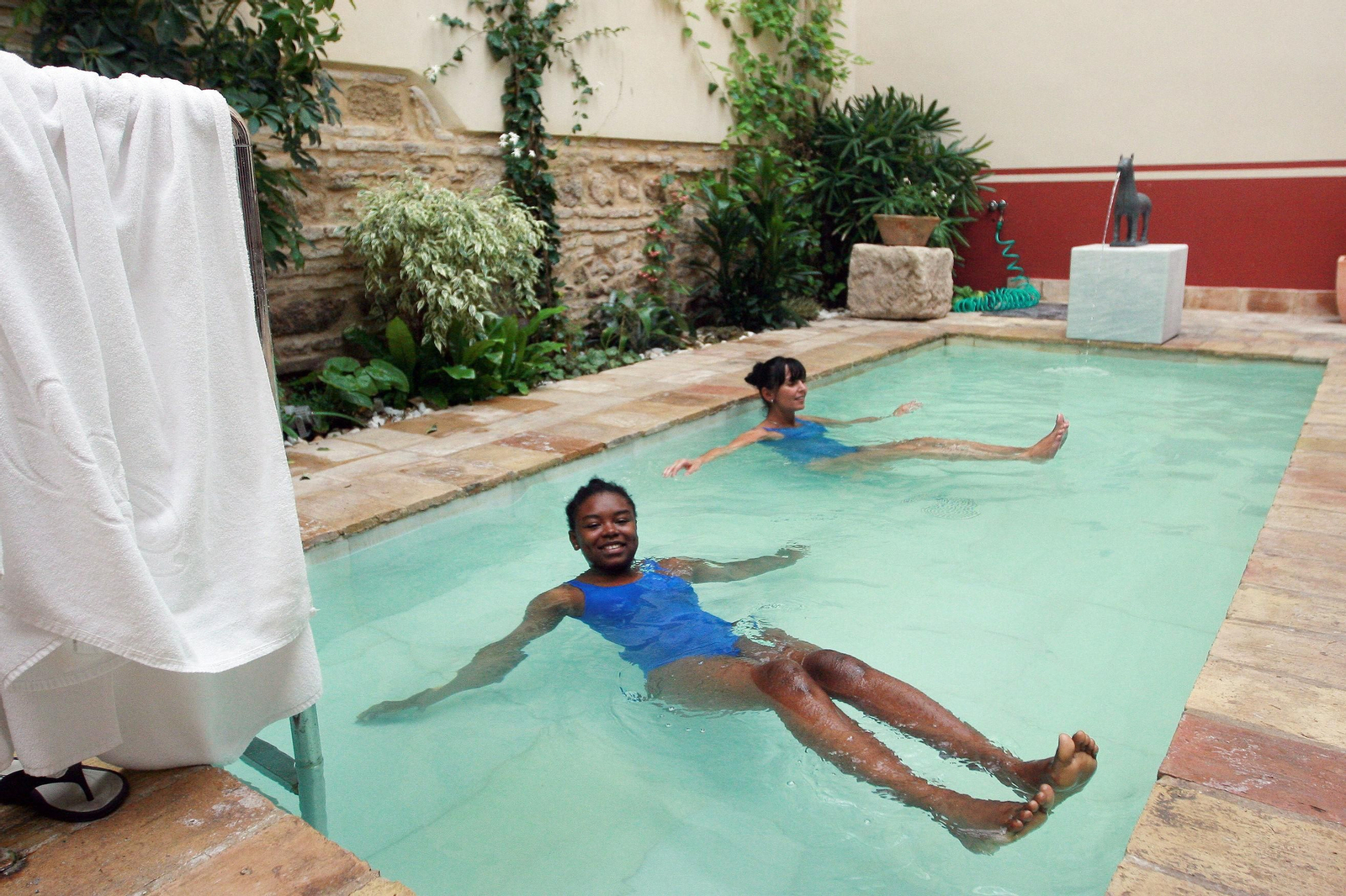 Flotar despeja la mente y aumenta la capacidad de atención.