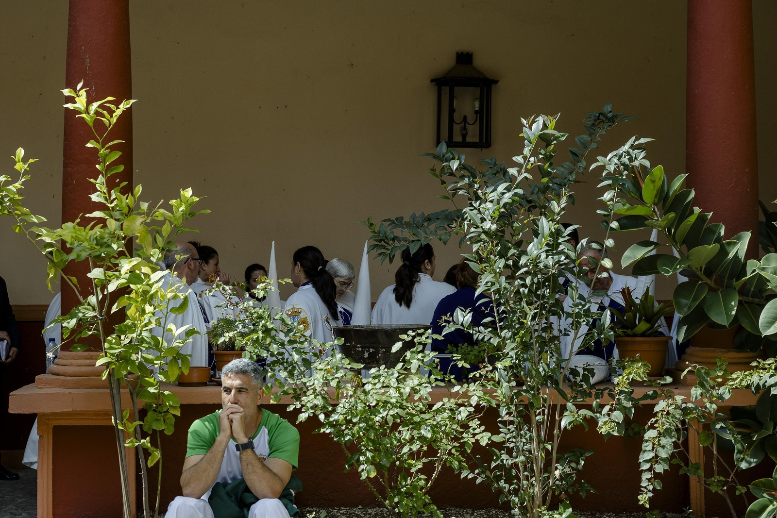 Imágenes de la salida del Nazareno del amor en la Semana Santa de Cádiz 2025