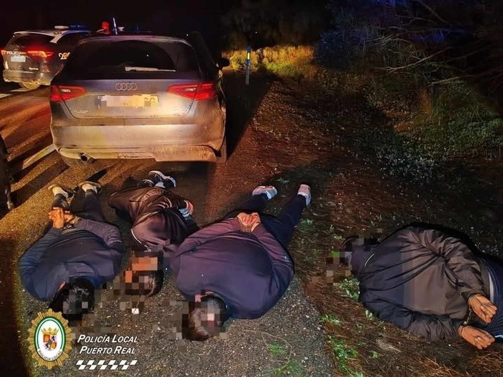 Tres de los cuatro detenidos por la Policía Local de Puerto Real y Policía Nacional tras una persecución en coche.