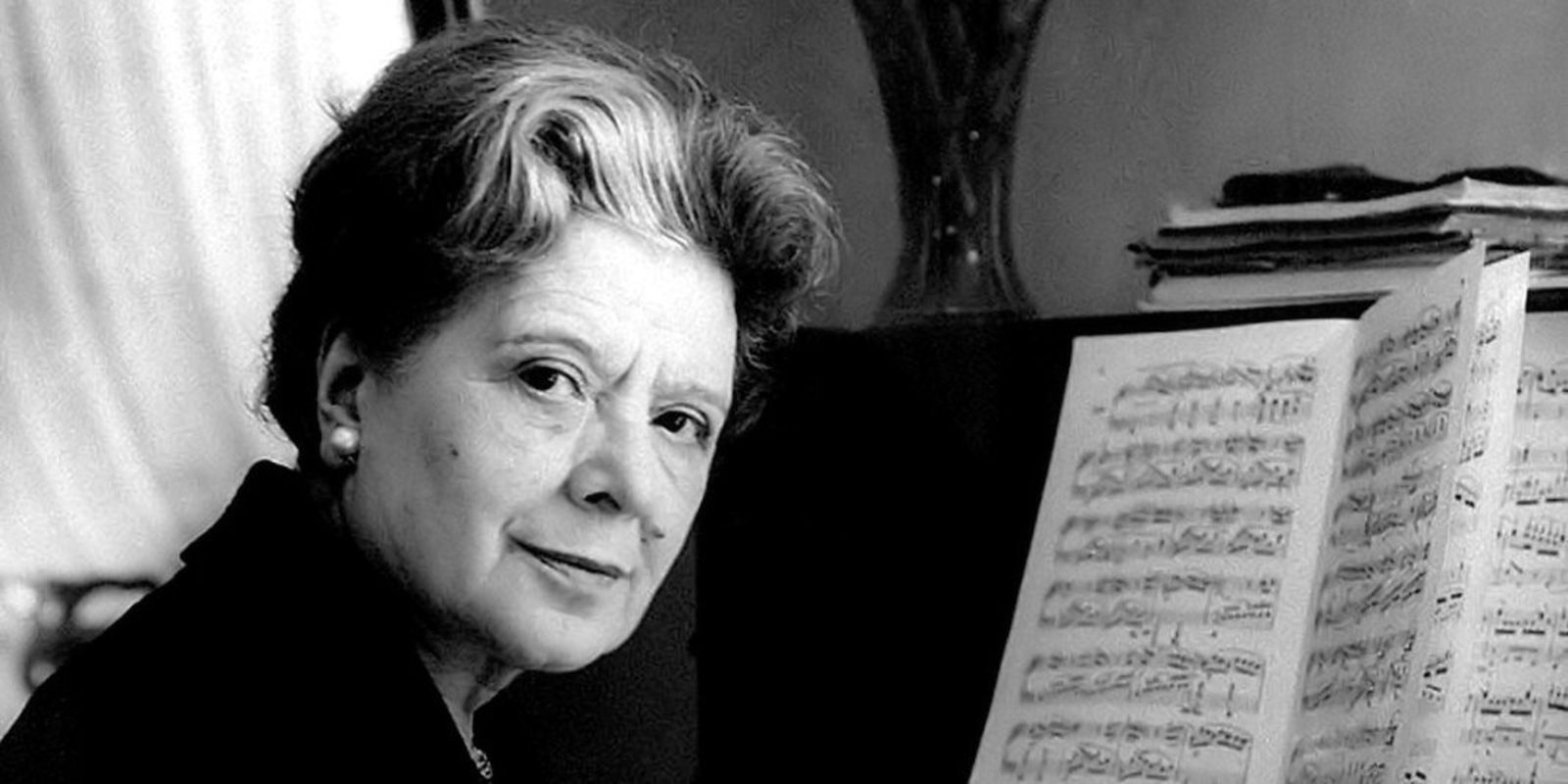 La novelista e historiadora del arte Anna Banti (Florencia, 1895-Ronchi di Massa, 1985)