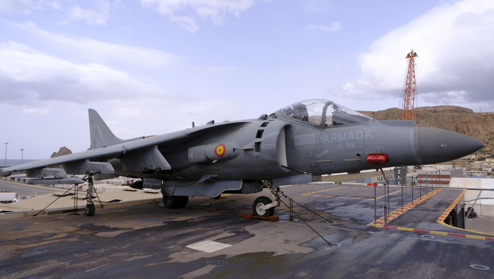 Fotogalería de la visita al portaaviones Juan Carlos I. Puerto de Almería.