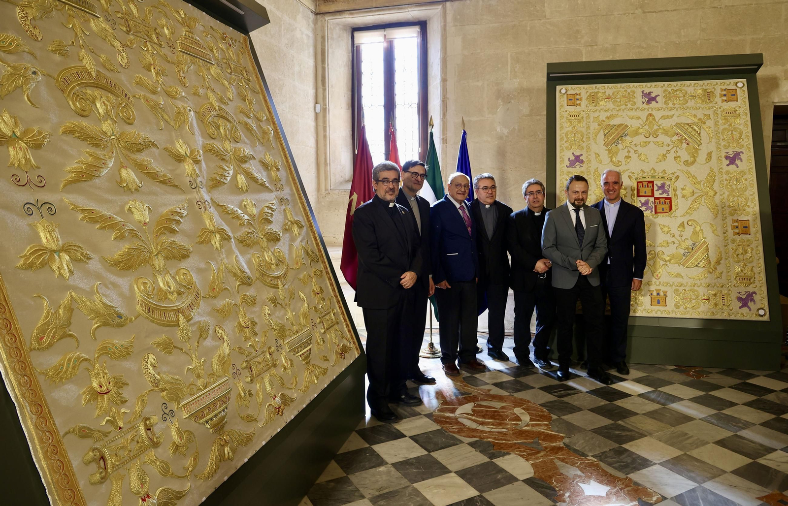 Presentación de la nueva tumbilla de la Virgen de los Reyes