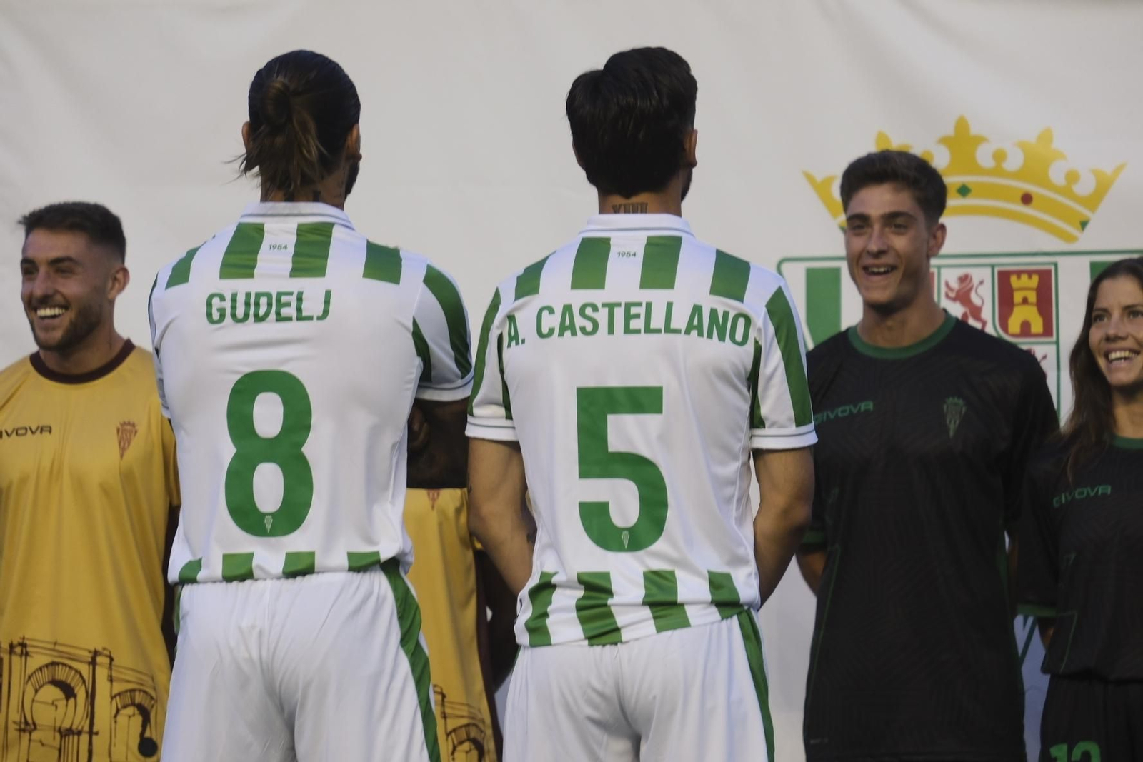 Las mejores fotos de las nuevas camisetas del Córdoba CF Las mejores fotos de las nuevas camisetas del Córdoba CF