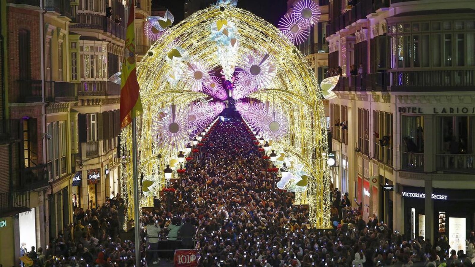 Alumbrado navideño en la calle Larios.