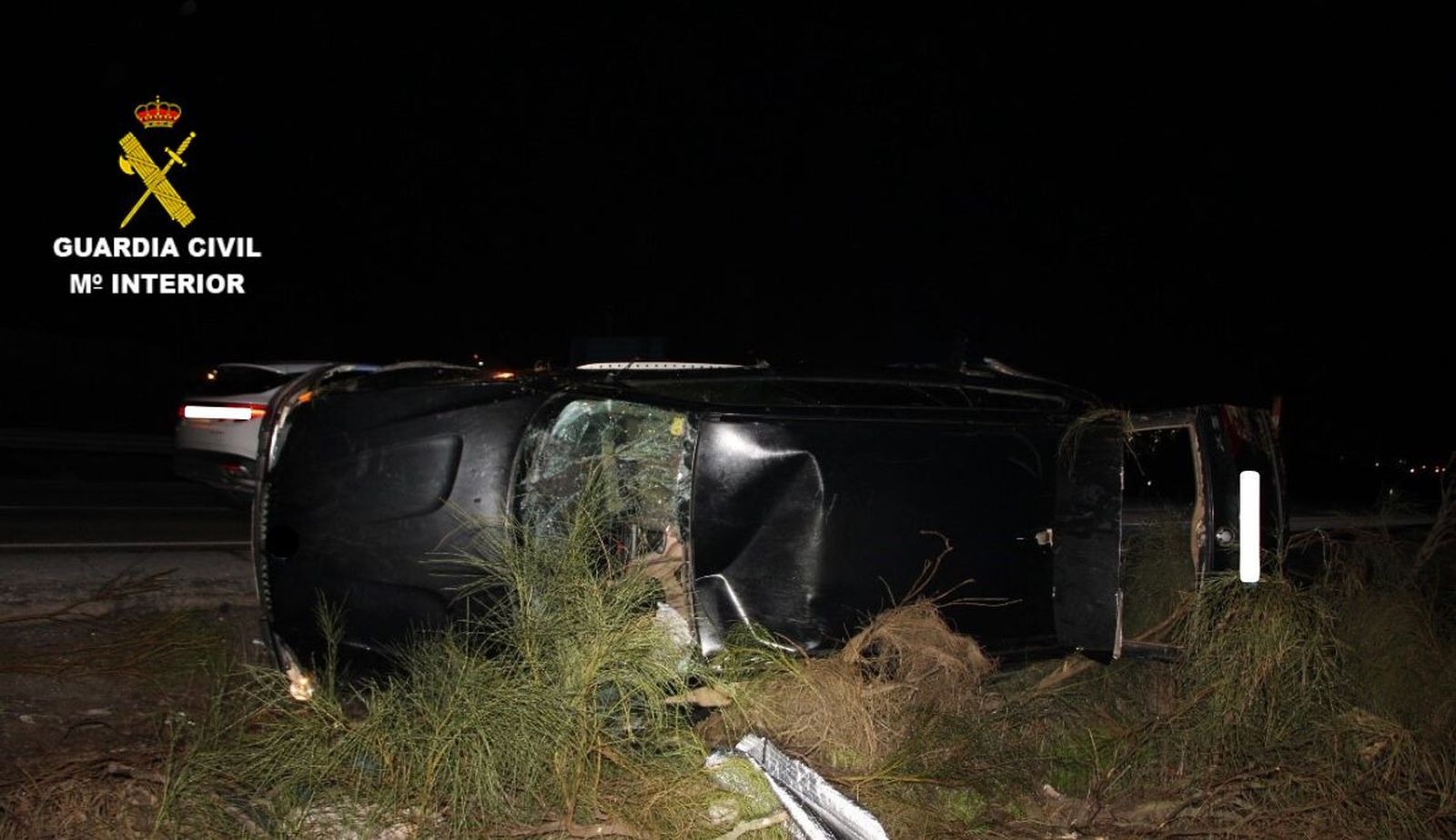 Coche accidentado en la N-442 en Palos de la Frontera.