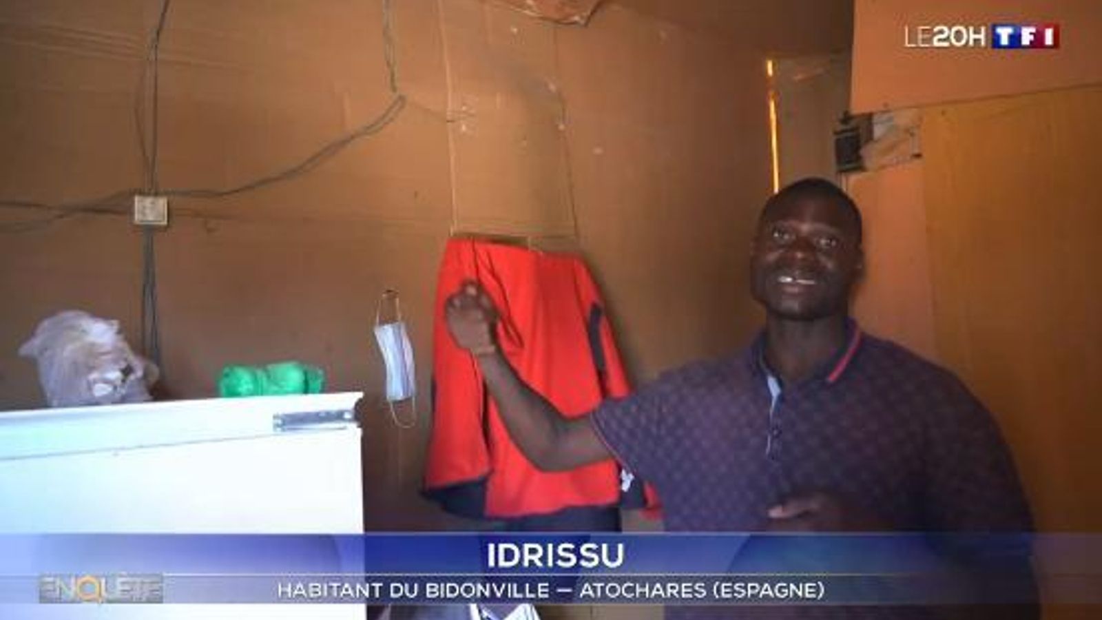 Idrissu, uno de los trabajadores entrevistados por la cadena TF1. Idrissu, uno de los trabajadores entrevistados por la cadena TF1.