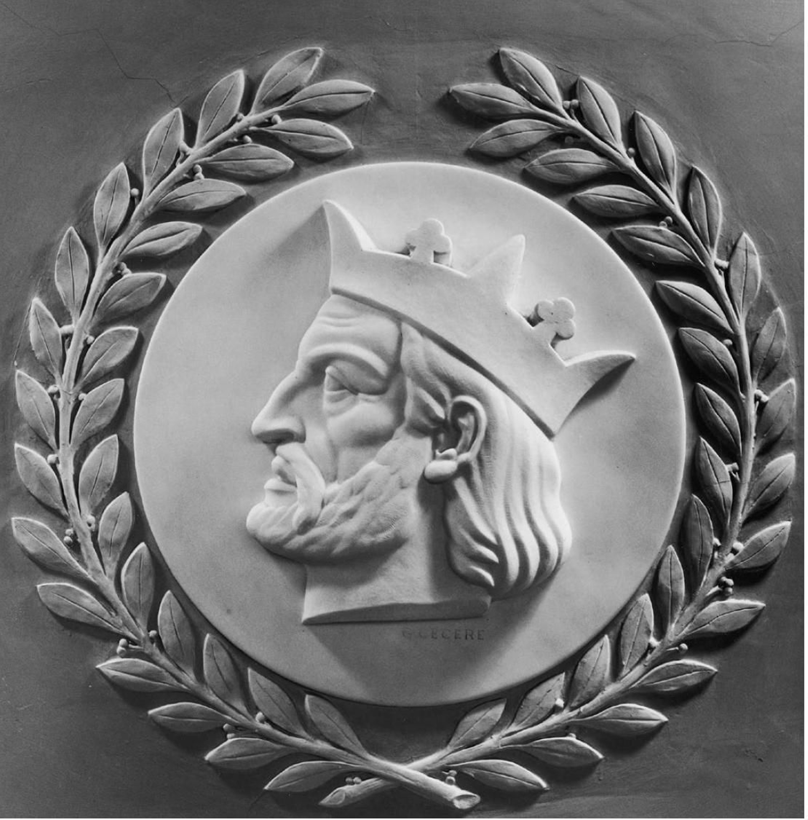 Relieve de Alfonso X en la Cámara de Representantes.