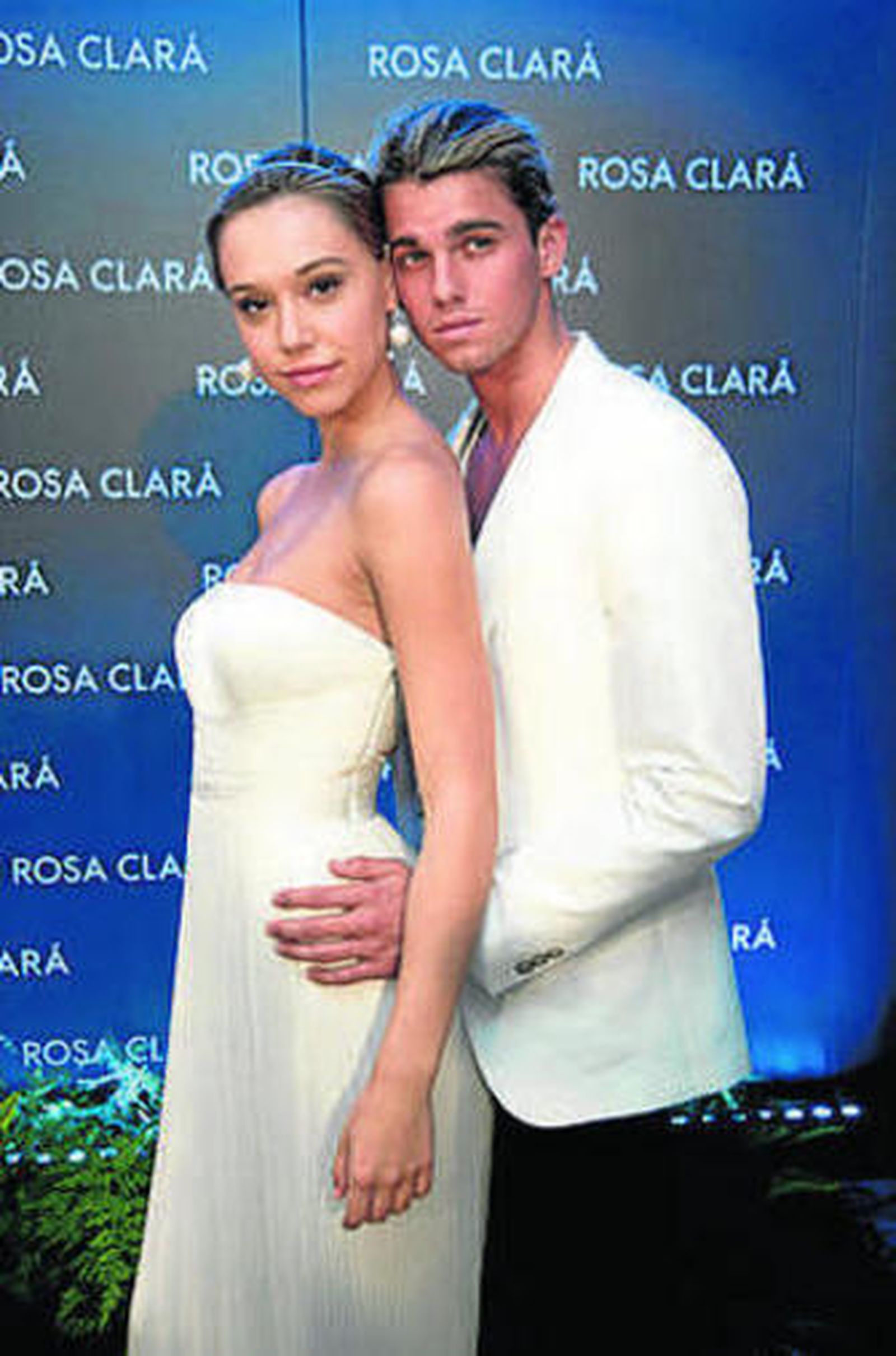 Rosa Clará viste de novia a la 'instagramer' Alexis Ren