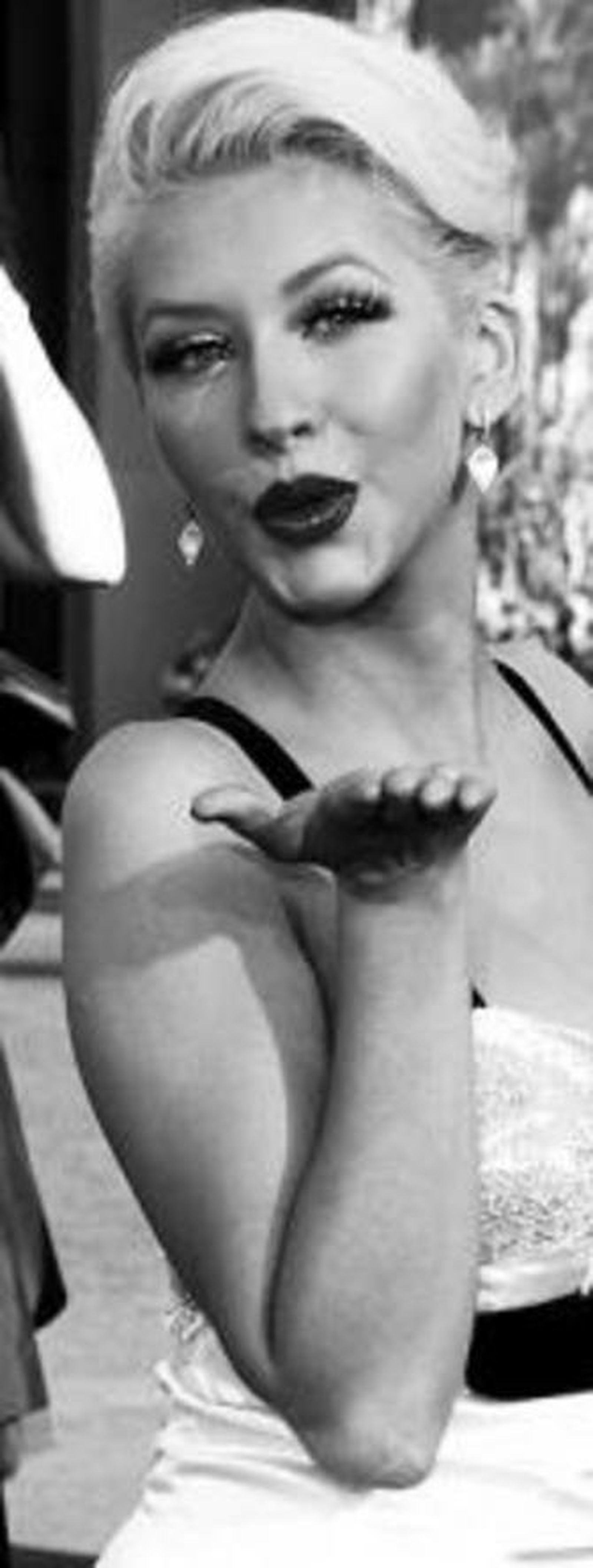 Christina Aguilera da a luz a su primer hijo