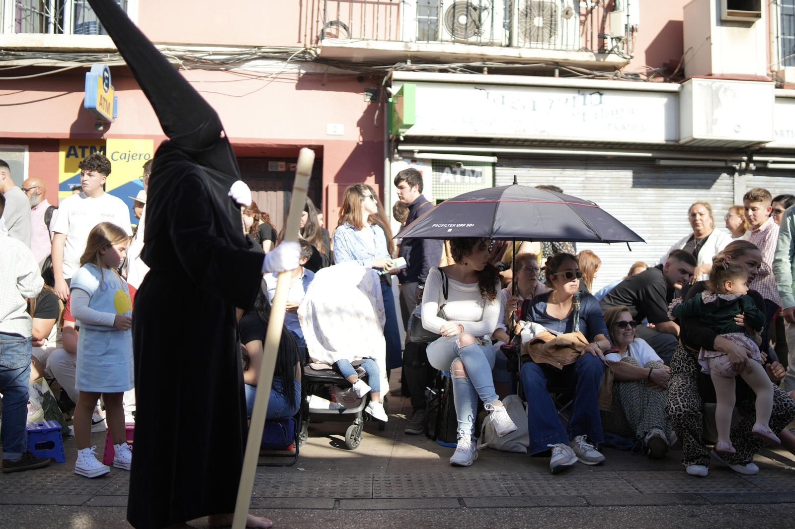 Viñeros en el Jueves Santo en Málaga, en fotos