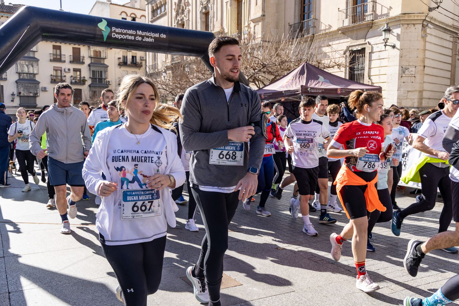 En imágenes: deporte y solidaridad se dan la mano en la VI Carrera-Caminata de la Hermandad de la Buena Muerte (1)