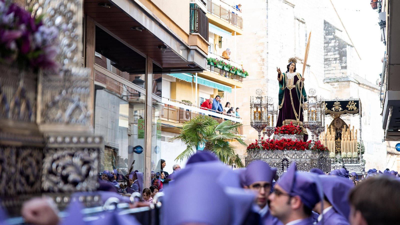 Viernes Santo en Lucena: devoción absoluta por el Nazareno