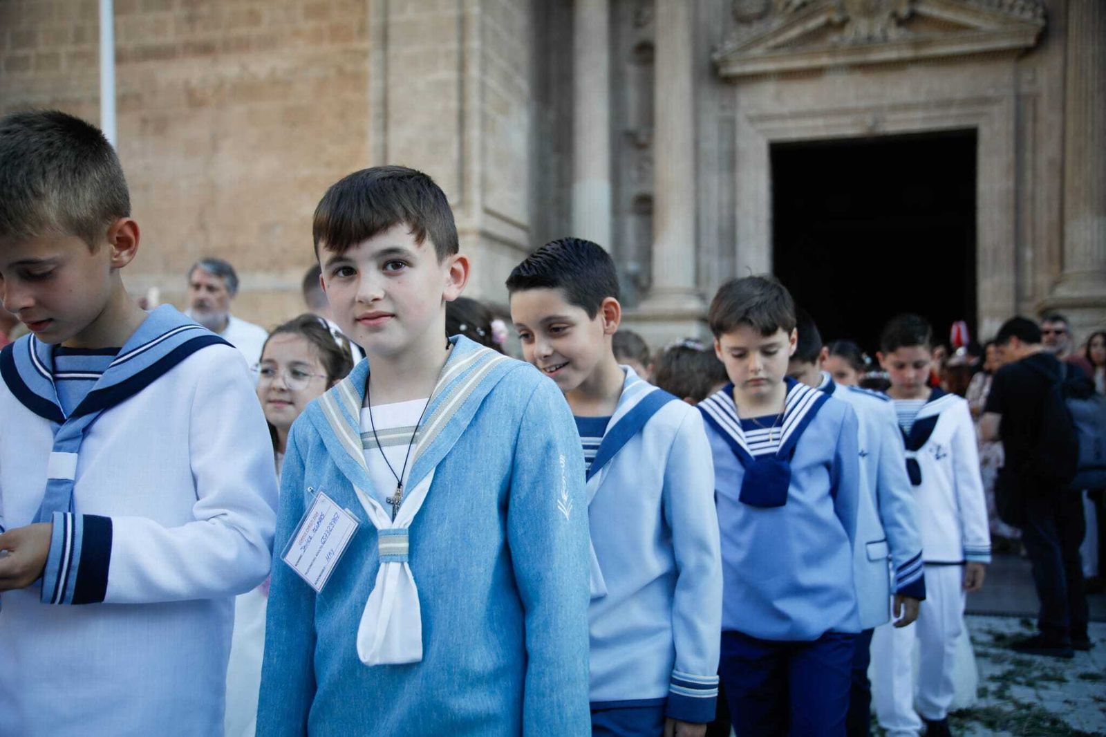 Imágenes de la procesión del Corpus Christi en Almería: así han sido la misa y la posterior marcha por la capital