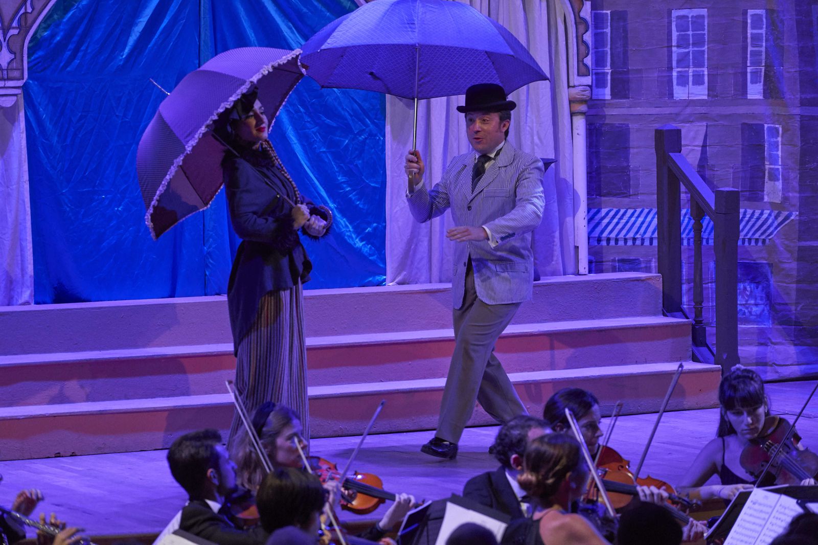 La Compañía Sevillana de Zarzuela interpretando 'El año pasado por agua'.