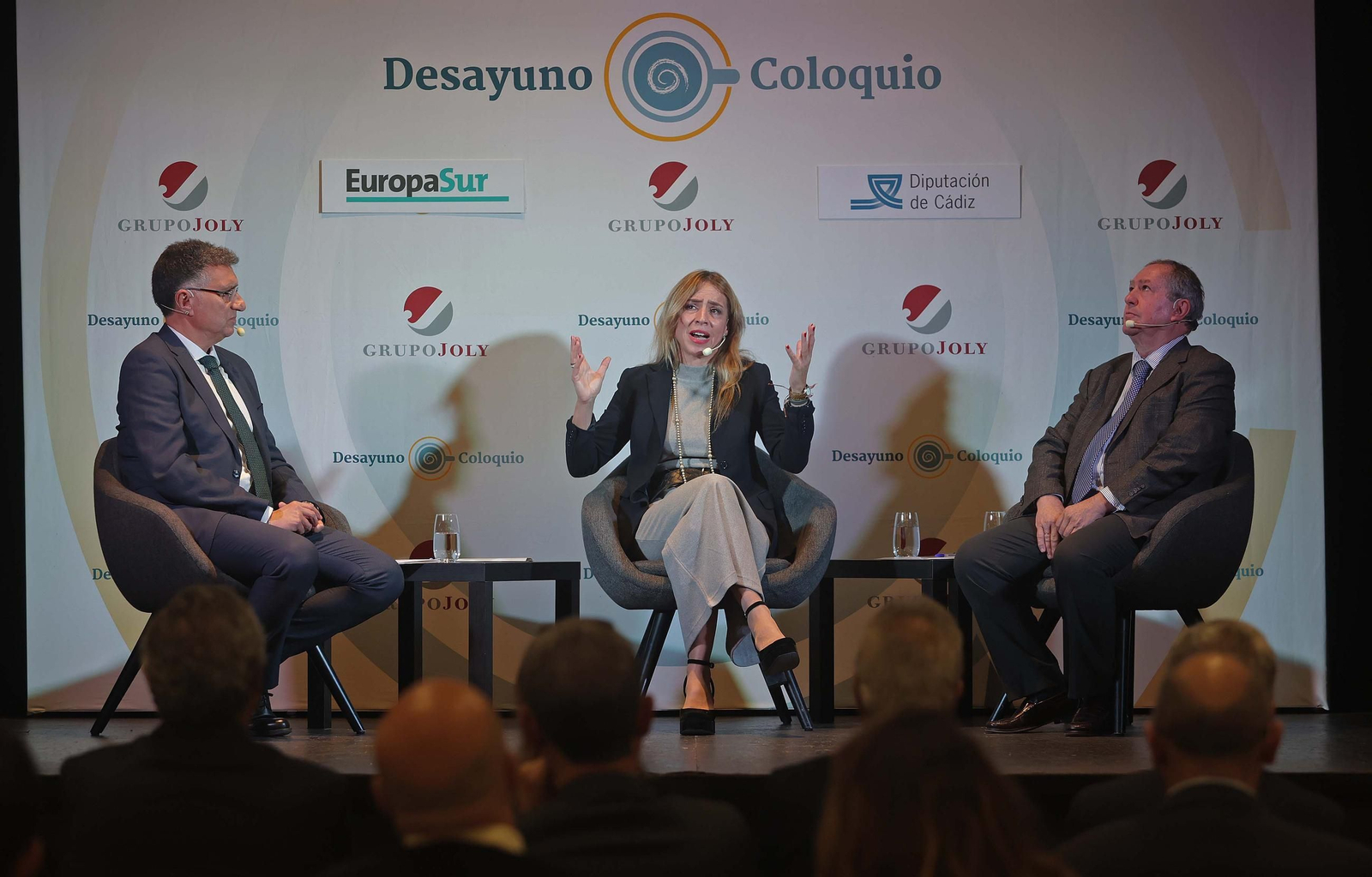 Fotos del desayuno-coloquio 'Infraestructuras: un pilar esencial para el desarrollo de la provincia' de la Diputación Provincial de Cádiz