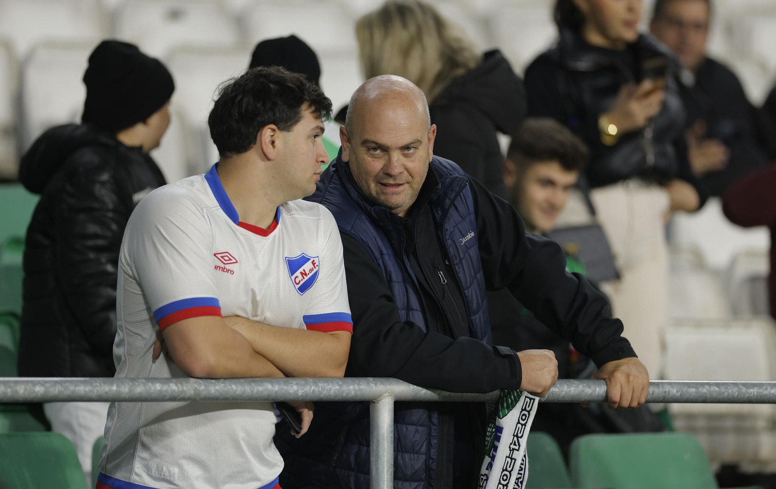 Búscate en las fotos del Betis - Helsinki