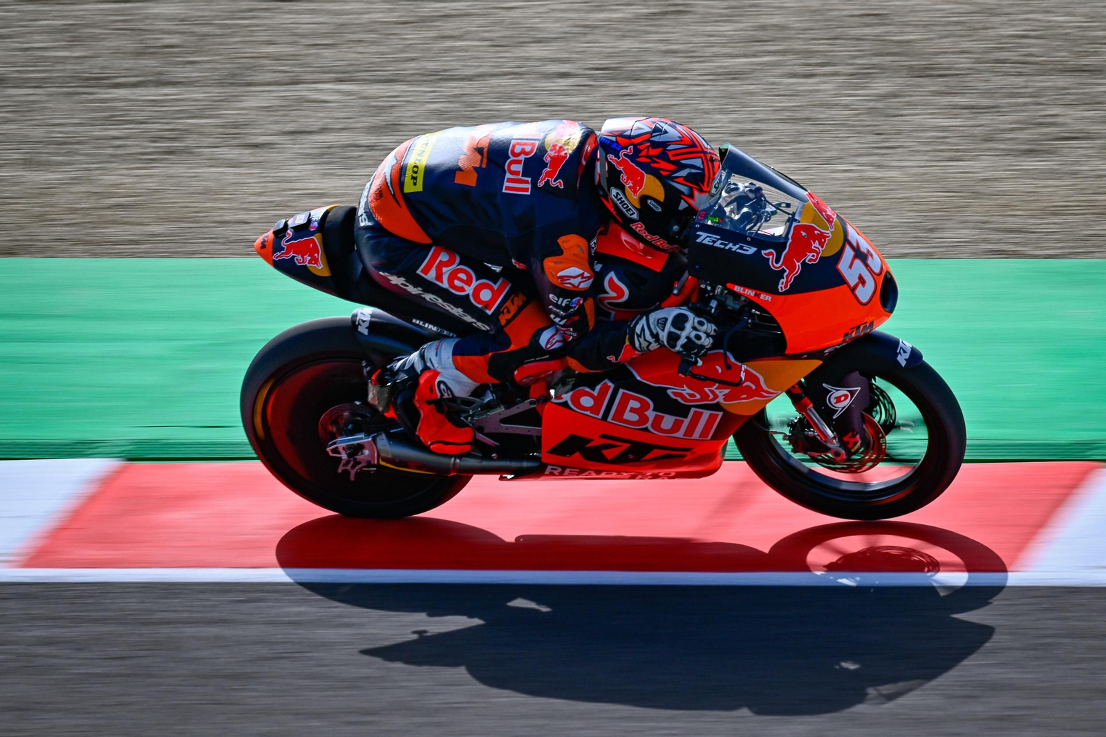 Deniz Öncü saldrá primero en el GP de Italia.