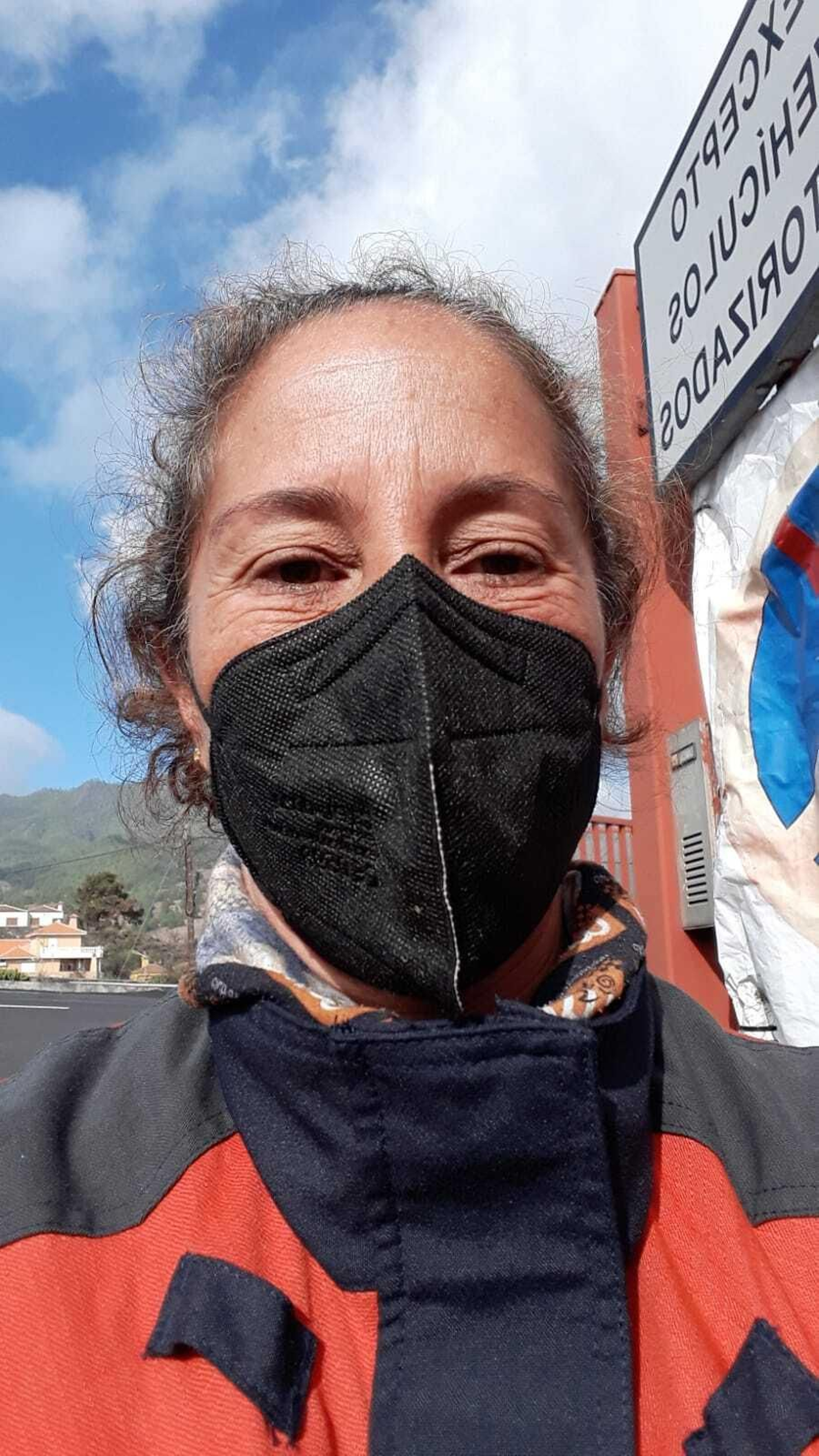 Marta Soria, miembro del grupo de bomberos en La Palma.