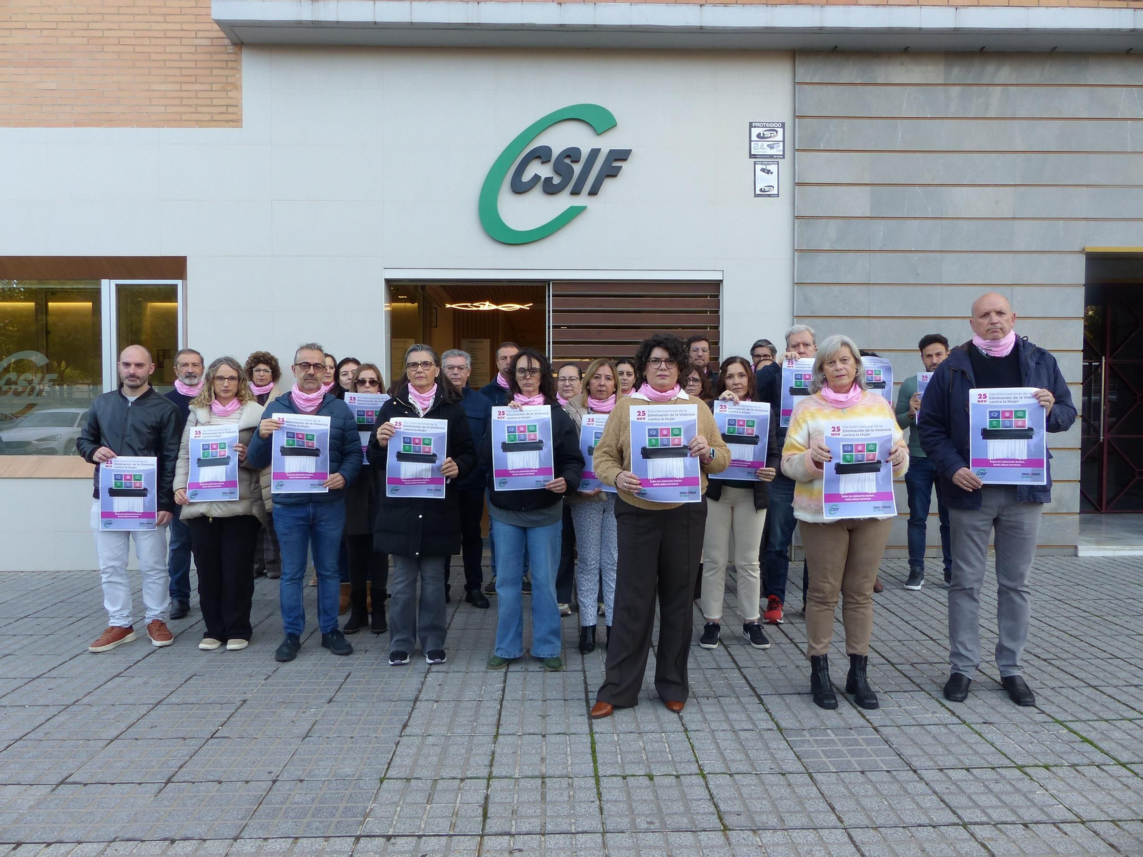 Concentración en la sede de CSIF.