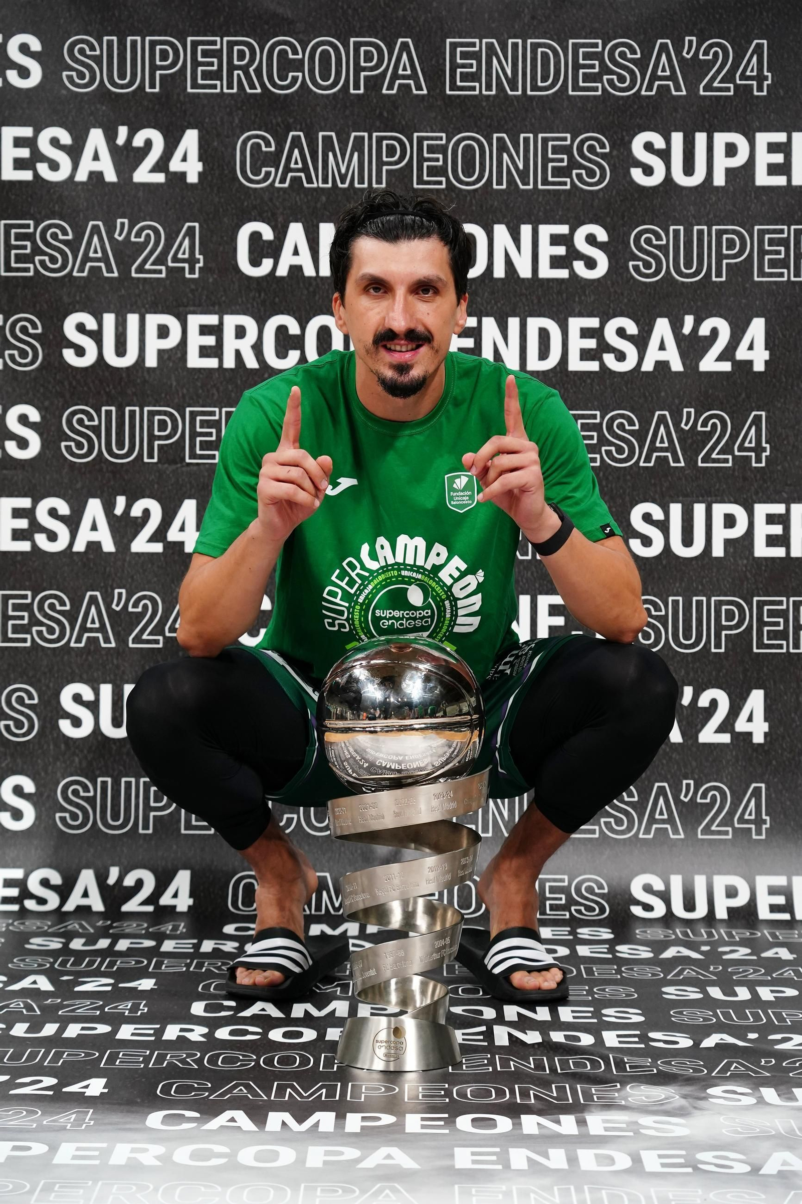 La sesión de fotos de los supercampeones de la ACB