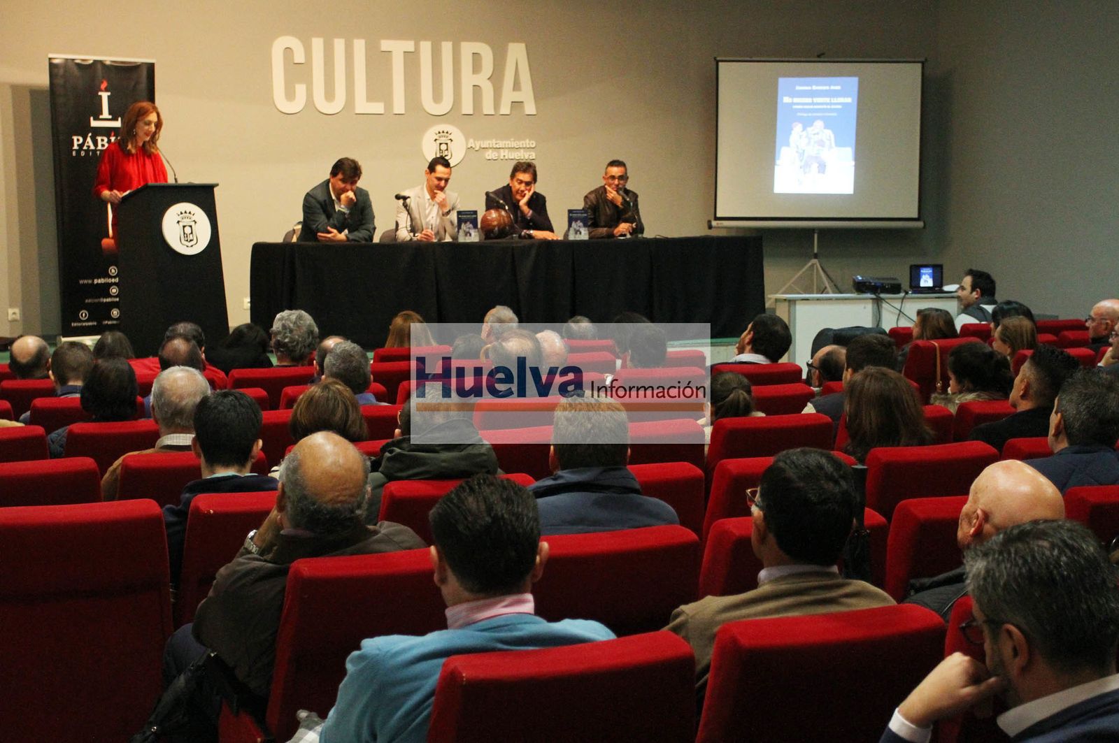 Imágenes de la presentación del libro de Juanma Garrido "No quiero verte llorar".