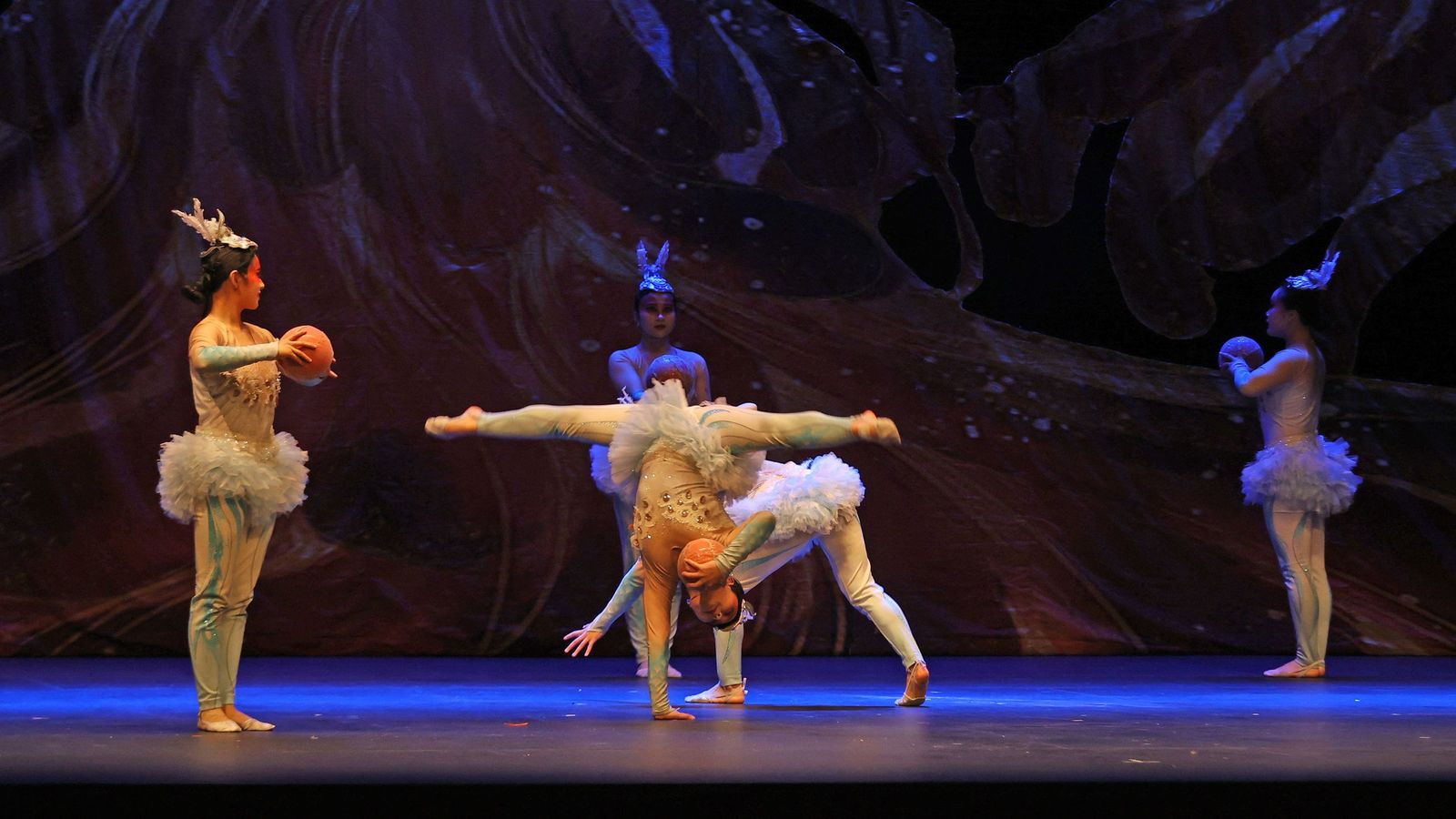 Imágenes del 'Gran Circo Acrobático de China' en el Teatro Villamarta