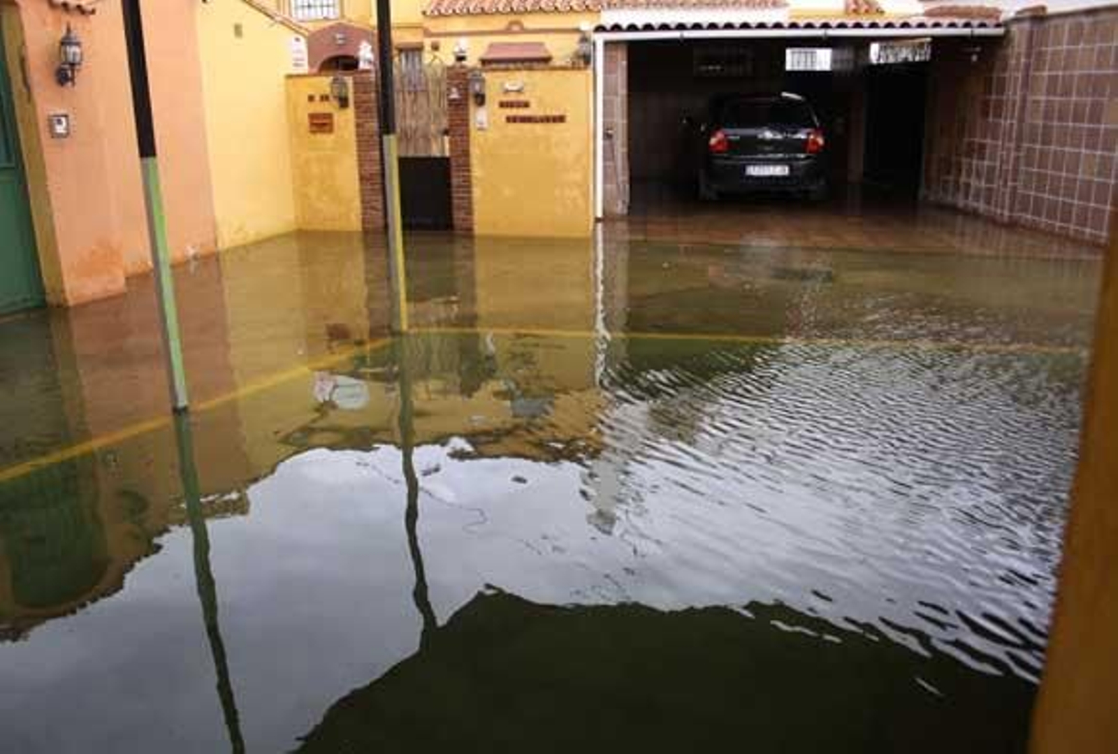 Las fuertes lluvias provocaron numerosas incidencias y un reguero de daños en muchas poblaciones de la comarca

Foto: Fotos Vanessa Perez-Erasmo Fenoy