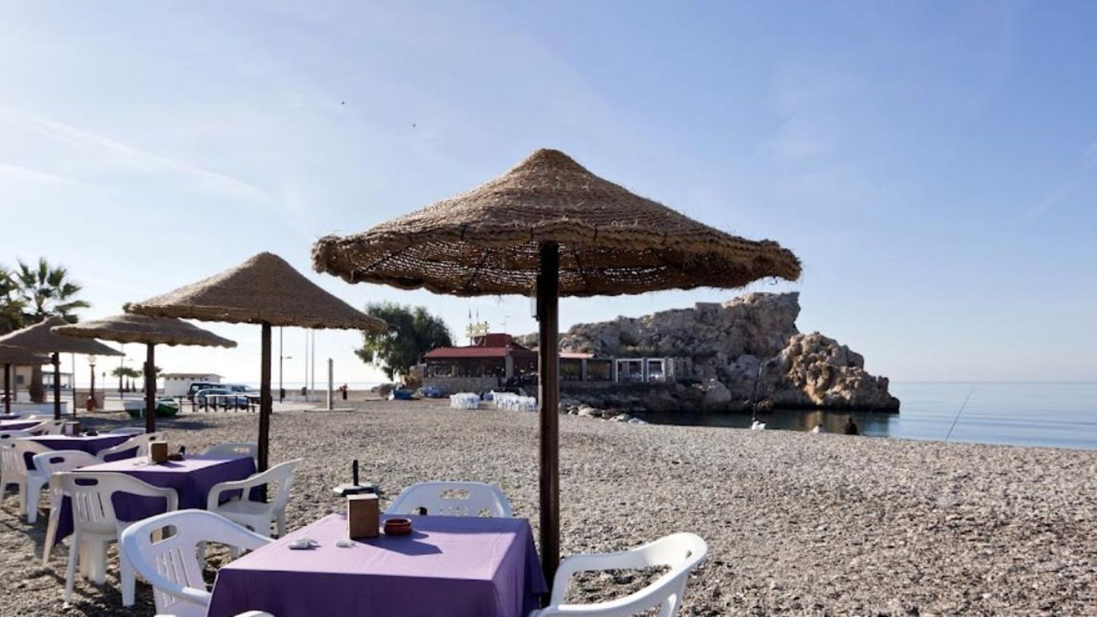 Vista a la playa desde La Bahía