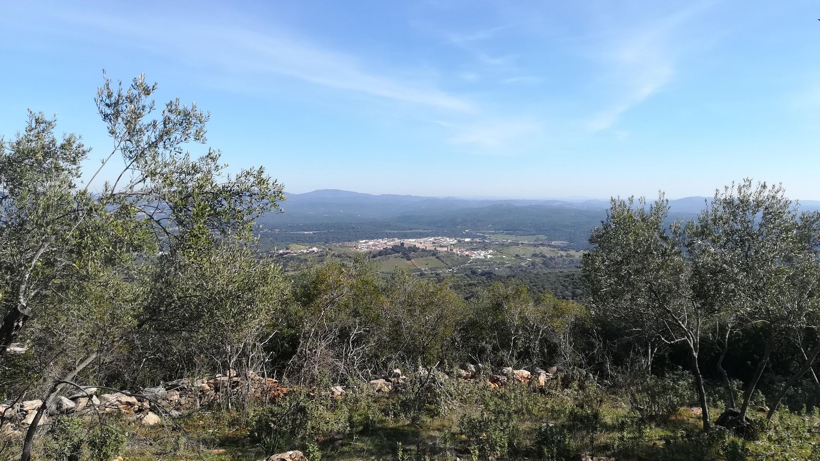 La subida al Mojón en Santa Olalla del Cala La subida al Mojón en Santa Olalla del Cala