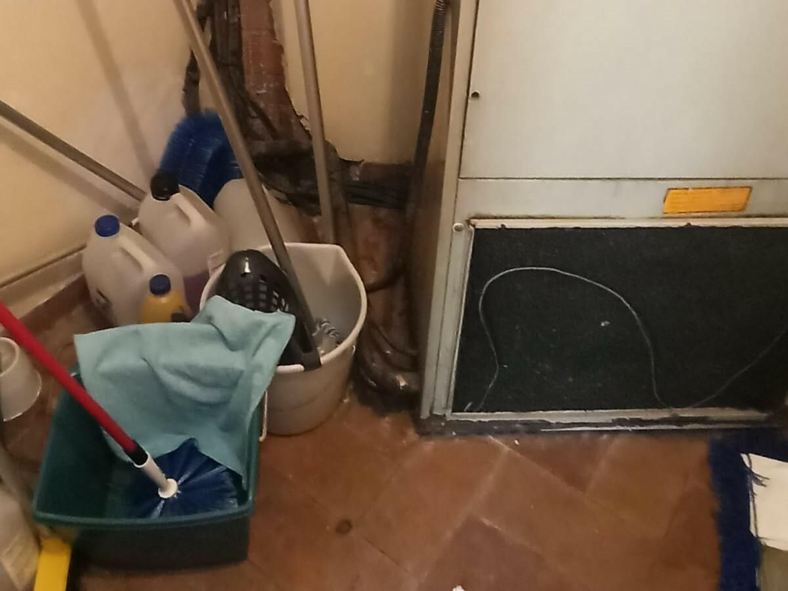 Estado que presenta el parque de bomberos de la avenida de los Custodios, en fotos