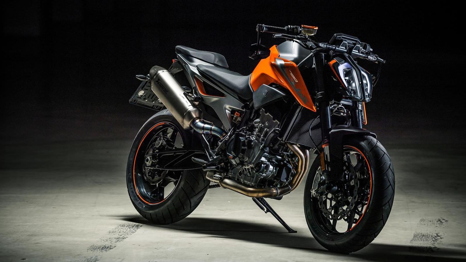 KTM 790 Duke.