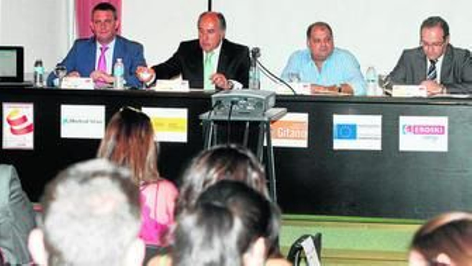 Un instante de la clausura de ayer del curso 'Aprender trabajando'. Un instante de la clausura de ayer del curso 'Aprender trabajando'.
