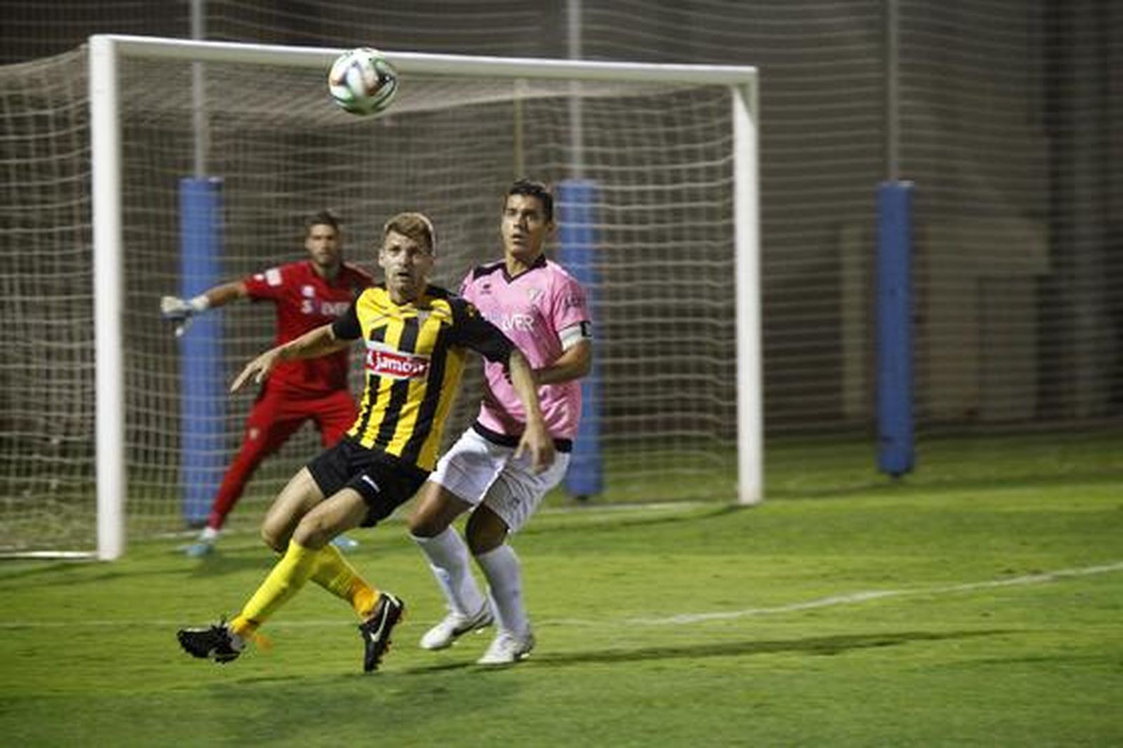 El Cádiz elimina al San Roque de Lepe (0-3) en la Copa del Rey con una imagen muy convincente

Foto: Dani Gomez